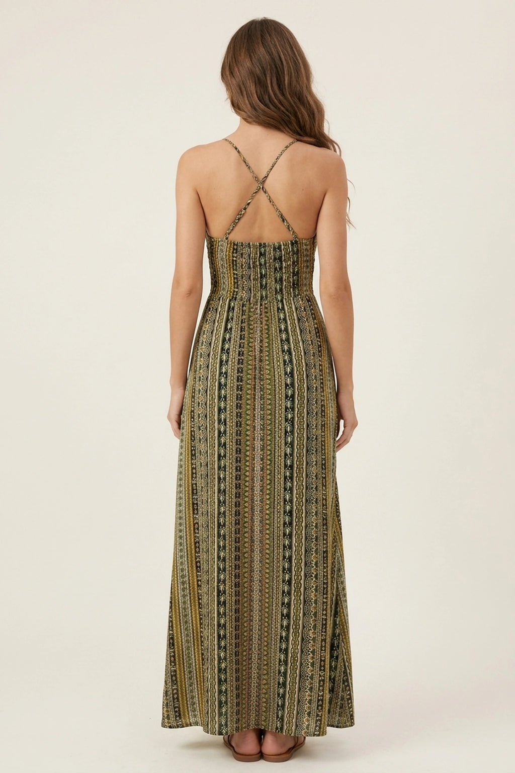 Robe bohème longue dos nu fendue verte Malia vue de dos avec bretelles croisées