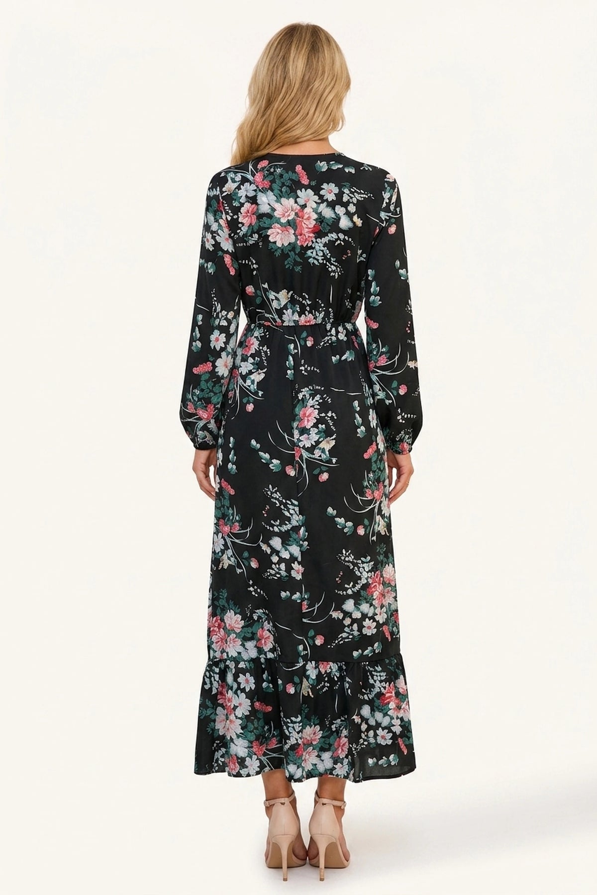 Robe bohème longue fleurie noir fleuri Apolline vue de dos sur Chloé cheveux détachés