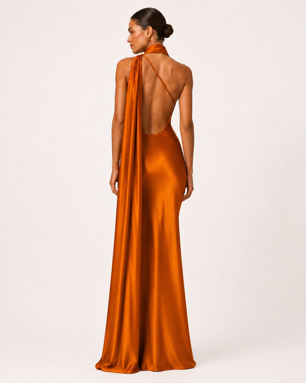 Robe Longue Satinée Elégante avec Traine "Eléa"