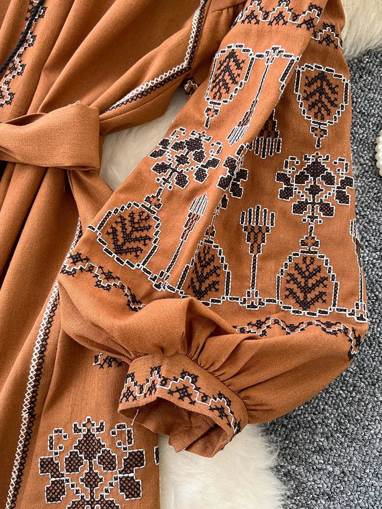 Robe Vintage Brodée Marron "Margot"