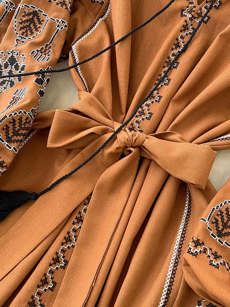 Robe Vintage Brodée Marron "Margot"