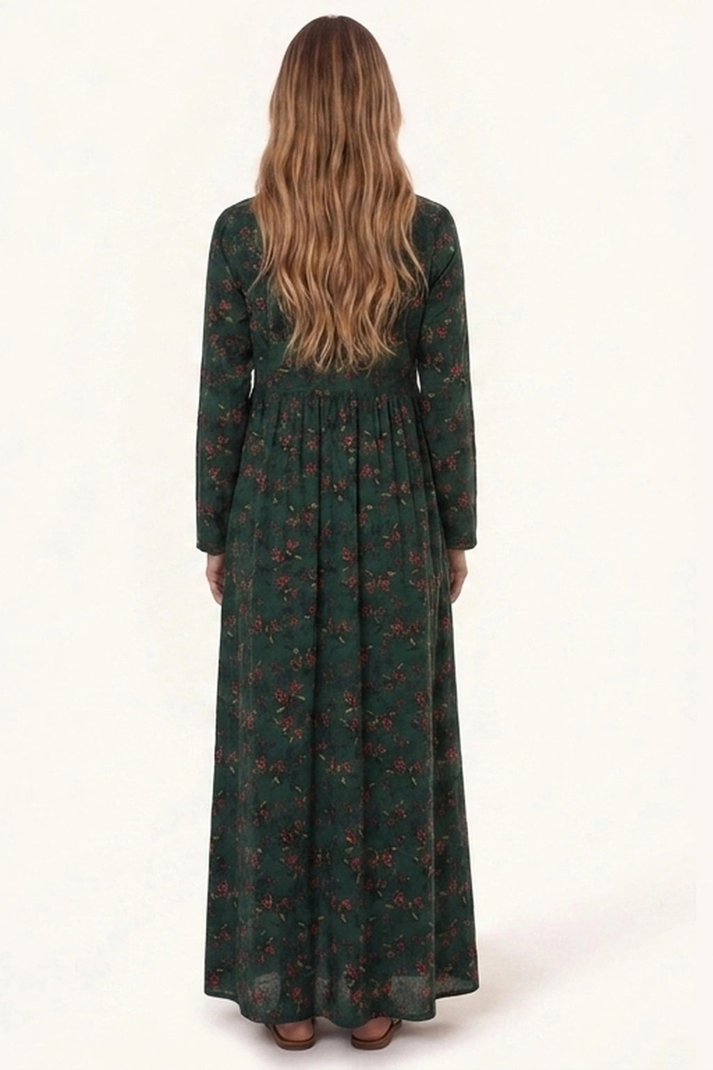 Robe bohème longue coton Naëlle vert foncé portée de dos par Élena