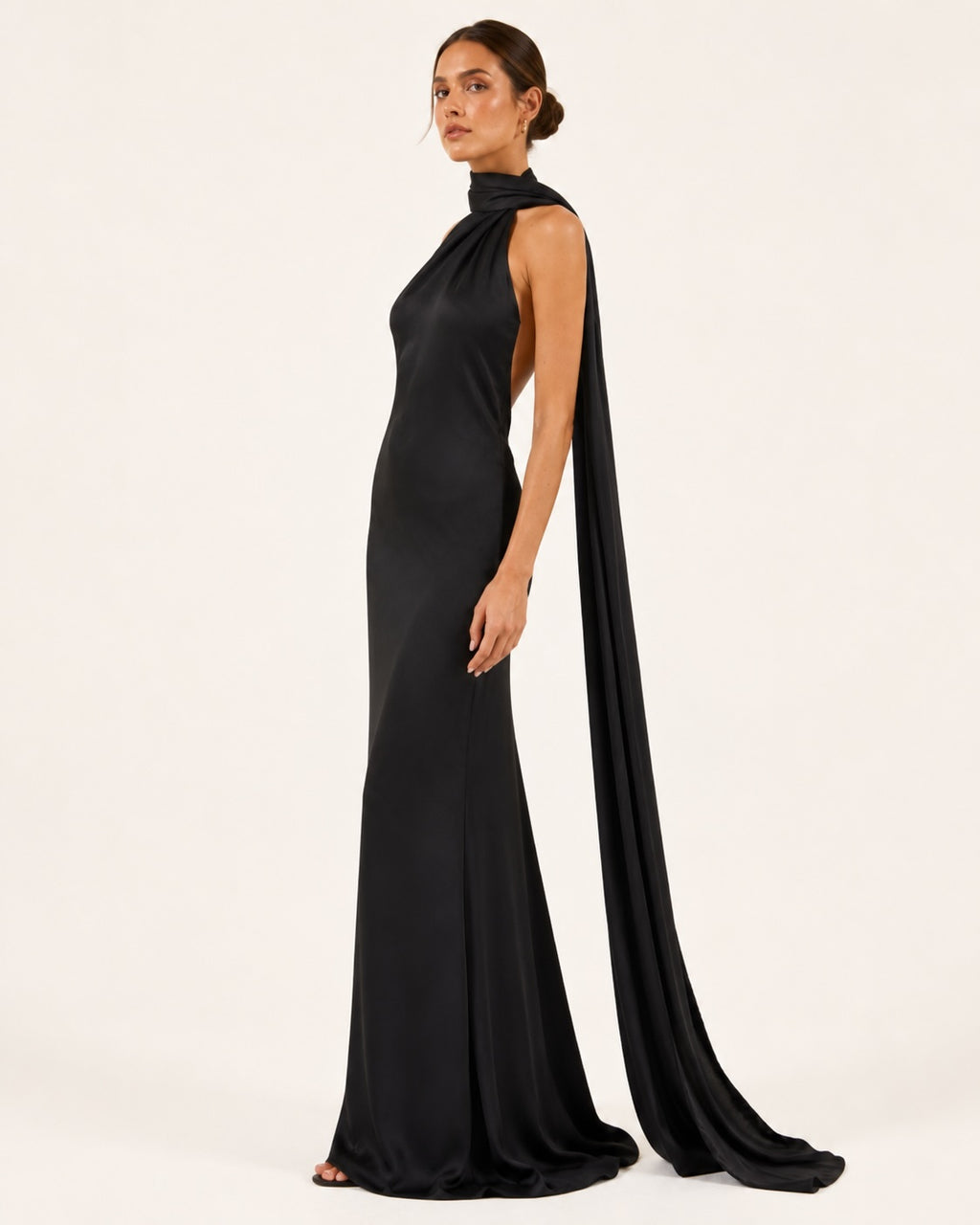 Robe Longue Satinée Elégante avec Traine "Eléa"